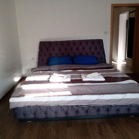 Central Lux Apartment Скопье Экстерьер фото